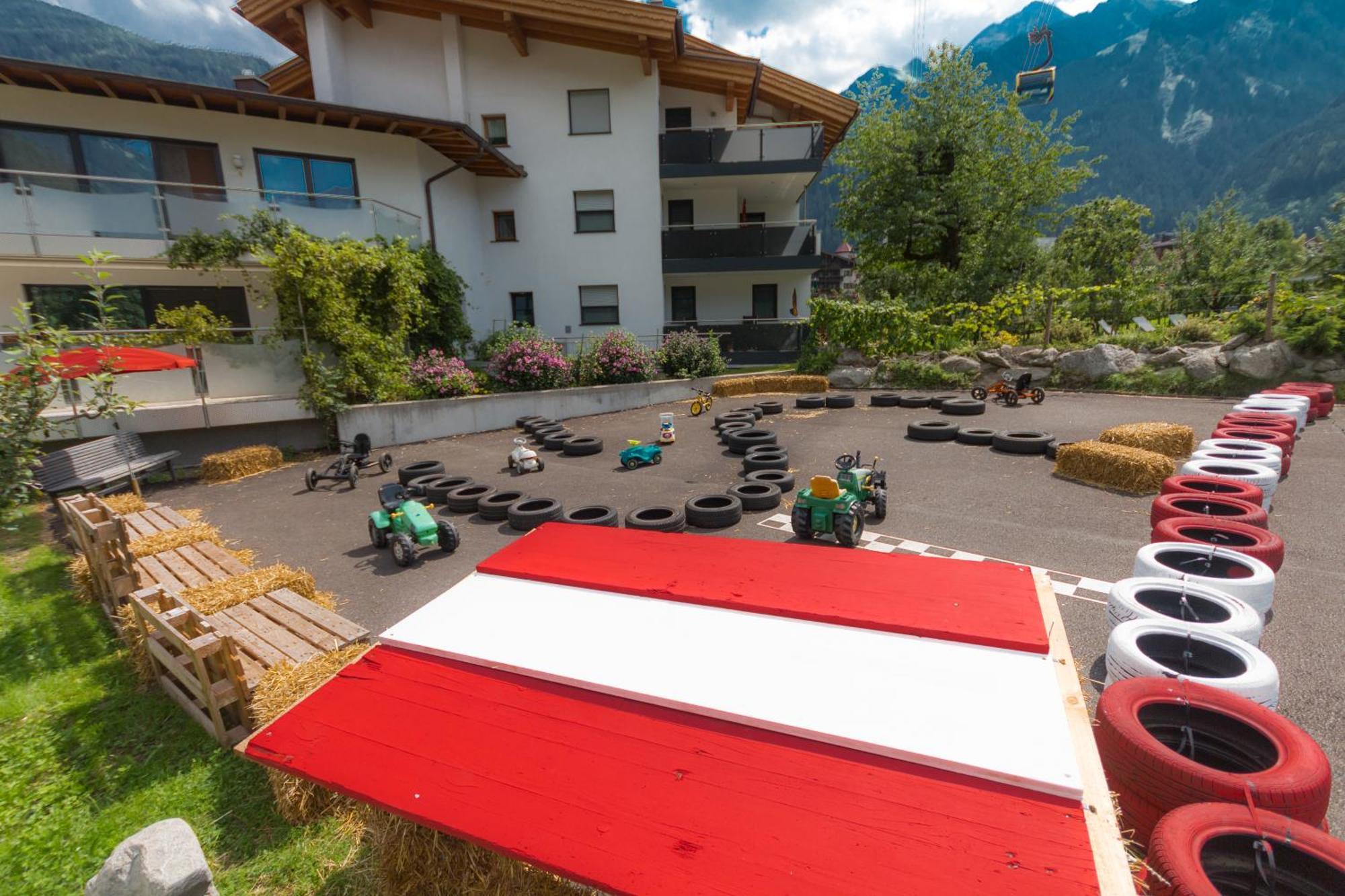 Apart Central - Premium Mountain&Garden Mayrhofen Eksteriør bilde